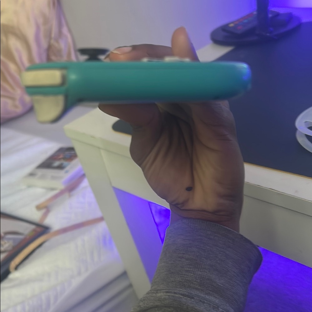 Nintendo Switch Lite Turquoise Handheld Console - Picture 5 of 5